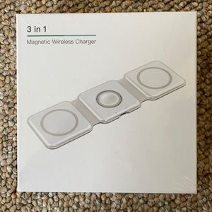 BRAND NEW- 3 in 1 Magnetic Wireless Charger